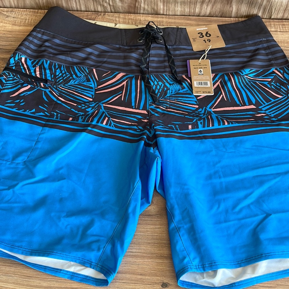 NWTPatagonia Slim Fit Board Shorts Men's Size 36 / 19 Rain Fern Stripe Port Blue